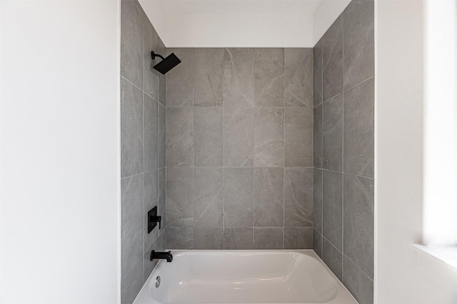 2320 Mills St, Houston, TX 77026 - full bath with  shower combination