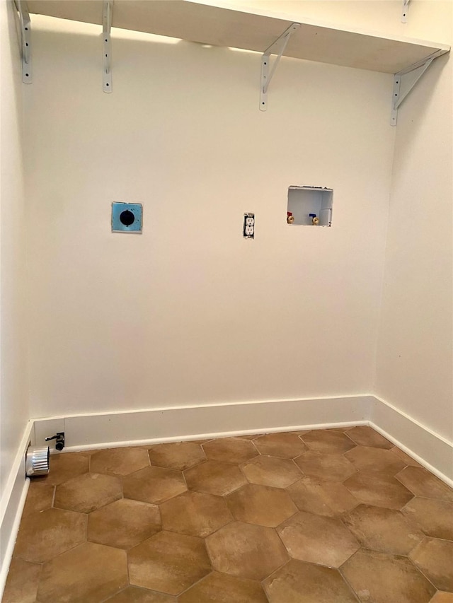 3211 Park Garden Dr, Houston, TX 77339 - laundry room featuring hookup for a washing machine, baseboards, and hookup for an electric dryer