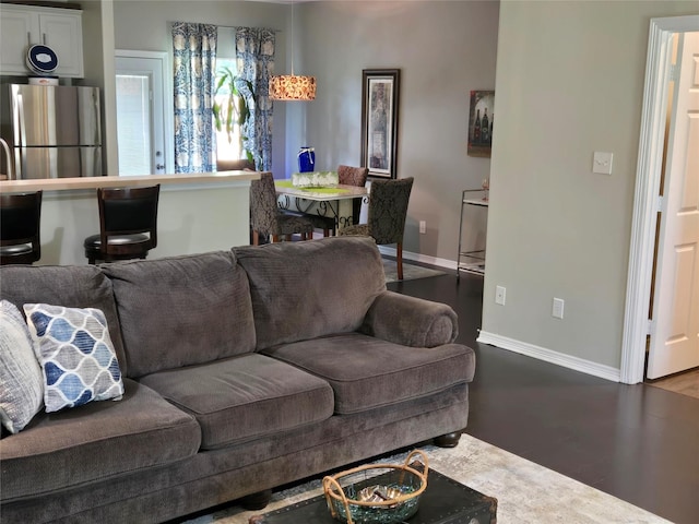 236 Kellyn Ct, Conroe, TX 77306 - living room with baseboards