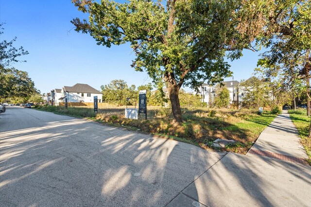 402 Columbia St, Houston, TX 77007 - photo 9
