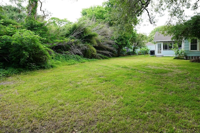 1514 Laurel St, La Marque, TX 77568 - view of green lawn