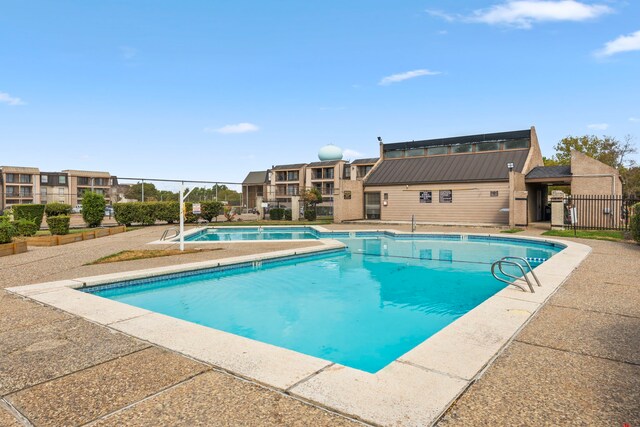 206 Plaza Verde Dr Unit D35, Houston, TX 77038 - view of community pool