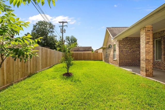 3707 Charleston St, Houston, TX 77021 - view of yard with a patio area