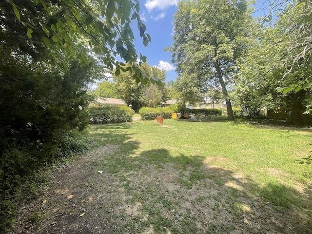530 E Cherry St, Paris, TX 75460 - photo 2