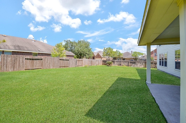 902 Aqua Vista Ln, Rosenberg, TX 77469 - view of yard with a residential view