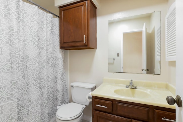 11014 Kirkridge Dr, Houston, TX 77089 - bathroom featuring vanity, toilet, and a shower with shower curtain