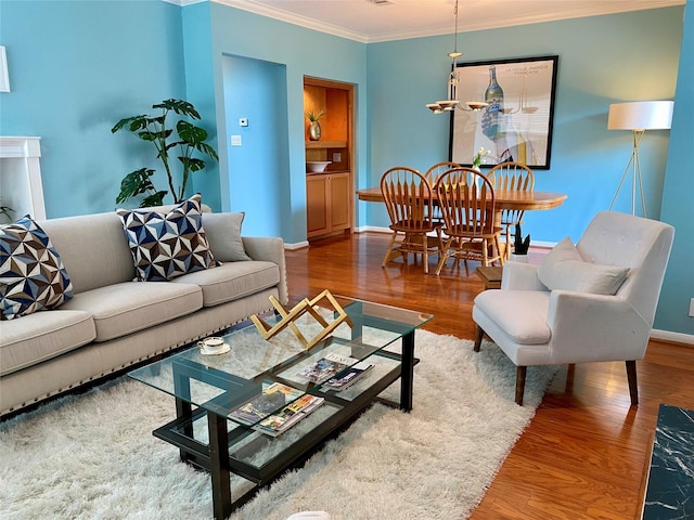 2478 Bering Dr Unit 2478, Houston, TX 77057 - living room with crown molding, wood finished floors, and baseboards
