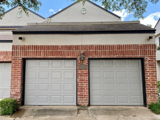 2478 Bering Dr Unit 2478, Houston, TX 77057 - view of garage