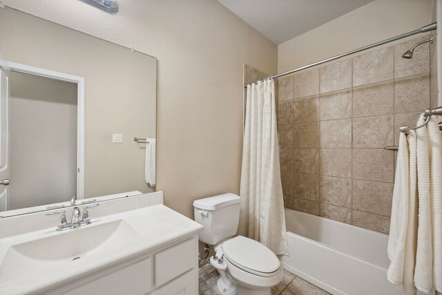 122 Jacobs Meadow Dr, Conroe, TX 77384 - full bath featuring vanity, toilet, and shower / bath combo with shower curtain