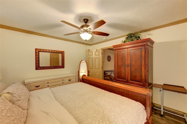 4603 New Orleans St, Houston, TX 77020 - bedroom with wood finished floors, crown molding, and ceiling fan