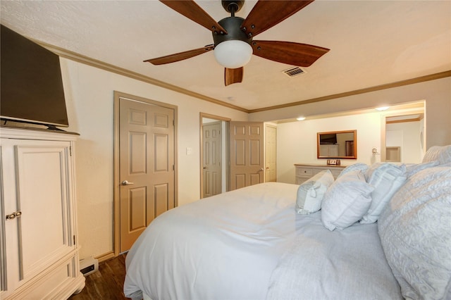 4603 New Orleans St, Houston, TX 77020 - bedroom featuring ornamental molding, dark wood-style floors, and a ceiling fan