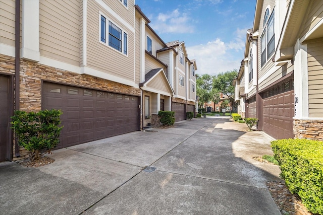 2402 Calumet St Unit C, Houston, TX 77004 - view of concrete alley featuring a residential view