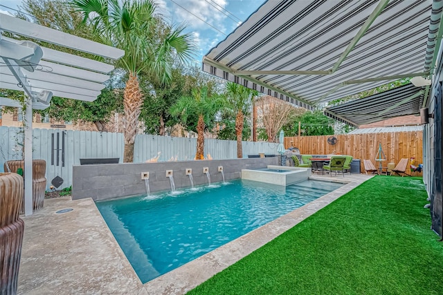 536 Rutland Pl, Houston, TX 77007 - view of swimming pool featuring a patio area and a pool with connected hot tub