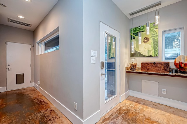 536 Rutland Pl, Houston, TX 77007 - entryway with baseboards, plenty of natural light, and recessed lighting