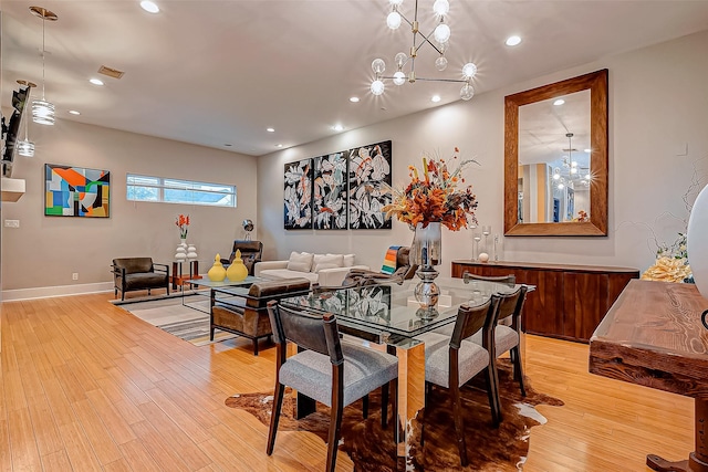 536 Rutland Pl, Houston, TX 77007 - dining space featuring light wood-style flooring, recessed lighting, baseboards, and a chandelier