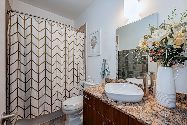 536 Rutland Pl, Houston, TX 77007 - bathroom with vanity, toilet, curtained shower, and tile patterned flooring
