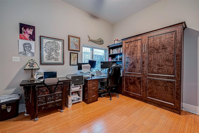 536 Rutland Pl, Houston, TX 77007 - home office with light wood-type flooring