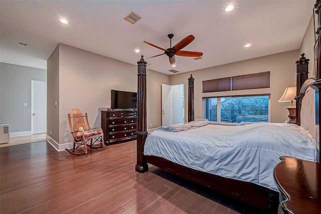 536 Rutland Pl, Houston, TX 77007 - bedroom featuring wood finished floors, recessed lighting, baseboards, and ceiling fan