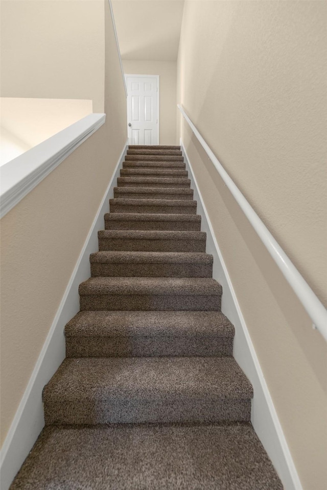 7754 Ave J, Houston, TX 77012 - view of stairs