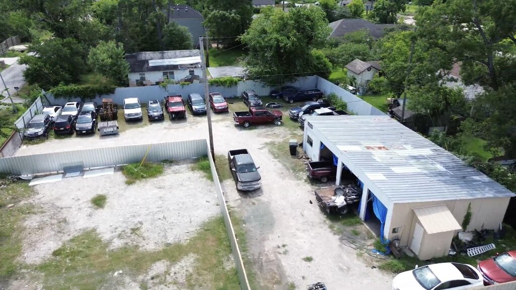 8717 Sunderland Rd, Houston, TX 77028