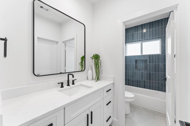 819 Dorothy St Unit B, Houston, TX 77008 - full bathroom with toilet, vanity, and  shower combination