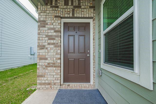 7826 Flowering Lotus Ln, Houston, TX 77016 - photo 5