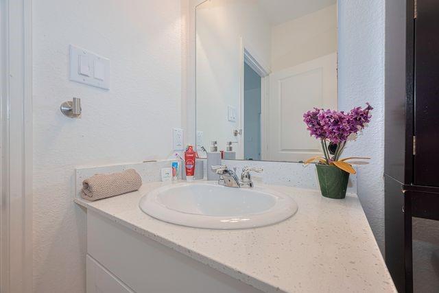 7826 Flowering Lotus Ln, Houston, TX 77016 - photo 26