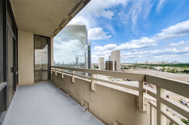 14 Greenway Plz Unit 19P, Houston, TX 77046 - balcony featuring a city view