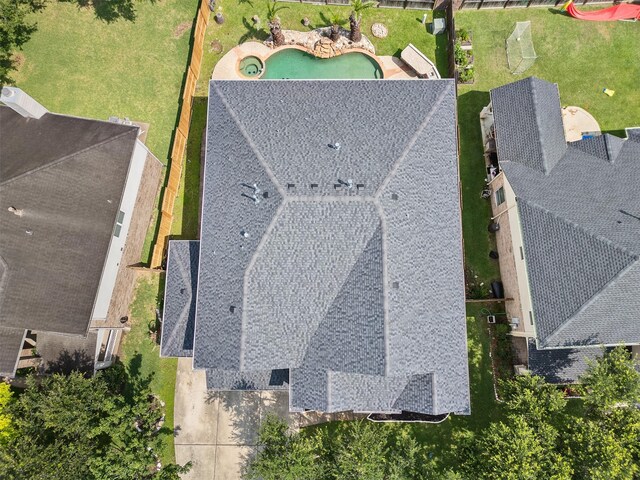 1012 Walnut Pointe, League City, TX 77573 - bird's eye view of a pool