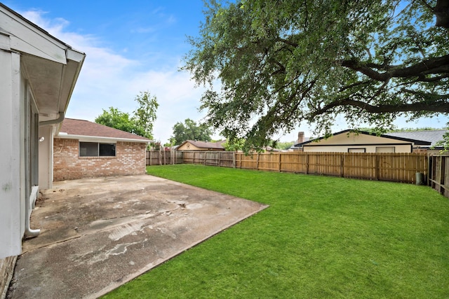 1639 Castle Creek Dr, Missouri City, TX 77489 - view of yard with a patio area