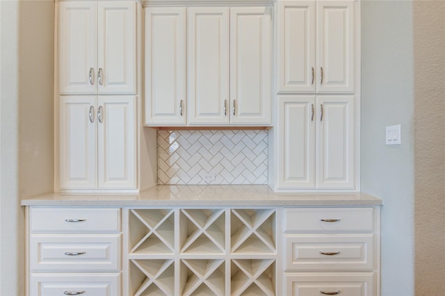 28418 Asher Falls Ln, Fulshear, TX 77441 - bar area with backsplash