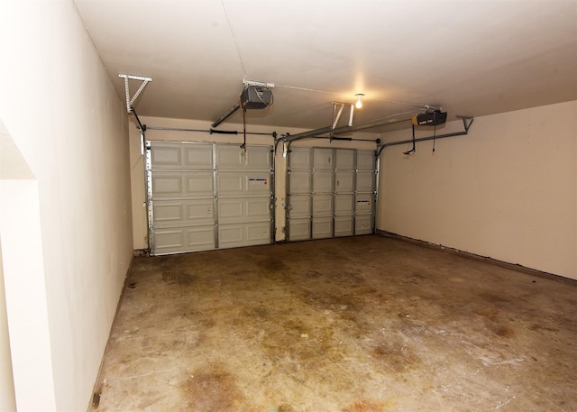 194 Moonridge Dr, Houston, TX 77015 - garage featuring a garage door opener