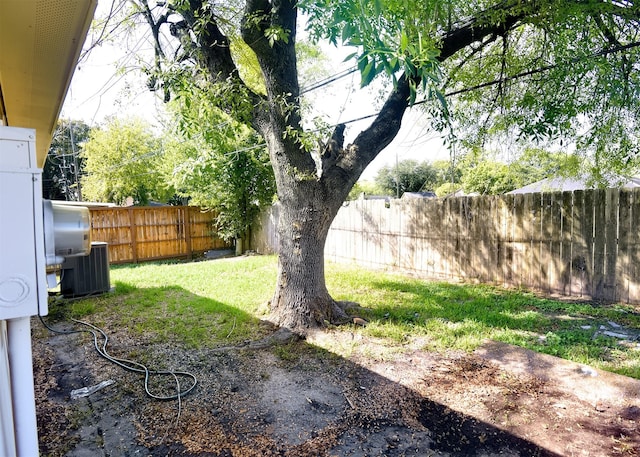 194 Moonridge Dr, Houston, TX 77015 - view of yard with cooling unit