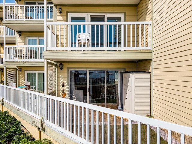 6300 Seawall Blvd Unit 9115, Galveston, TX 77551 - doorway to property featuring a balcony