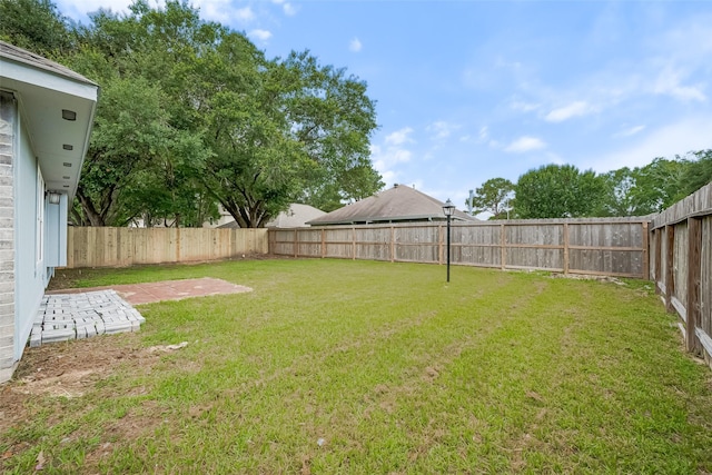 2902 Secluded Dr, Sugar Land, TX 77498 - view of yard with a patio area