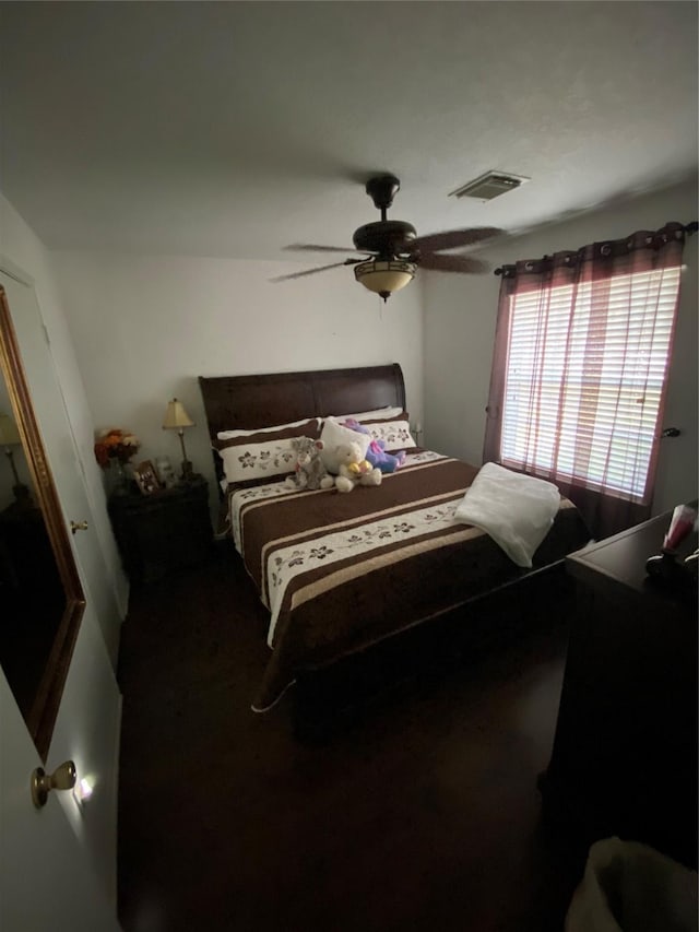 7706 Cloverlake Ct, Houston, TX 77040 - carpeted bedroom featuring ceiling fan