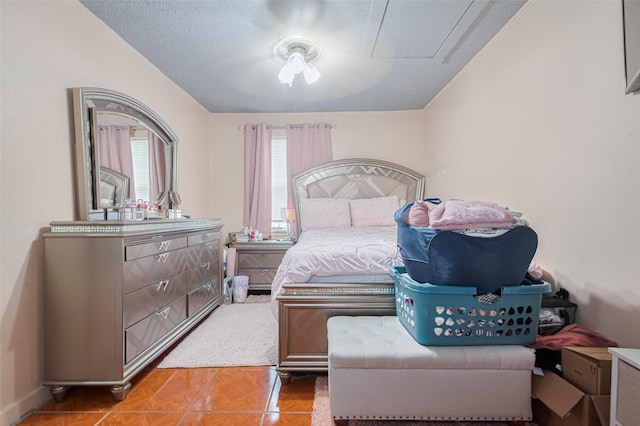 7512 Amarillo St, Houston, TX 77020 - bedroom with multiple windows and ceiling fan