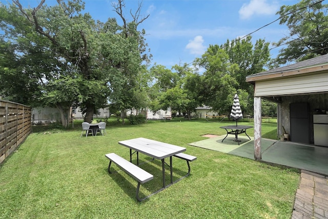 2009 Lamar Dr, Pasadena, TX 77502 - view of yard featuring a patio