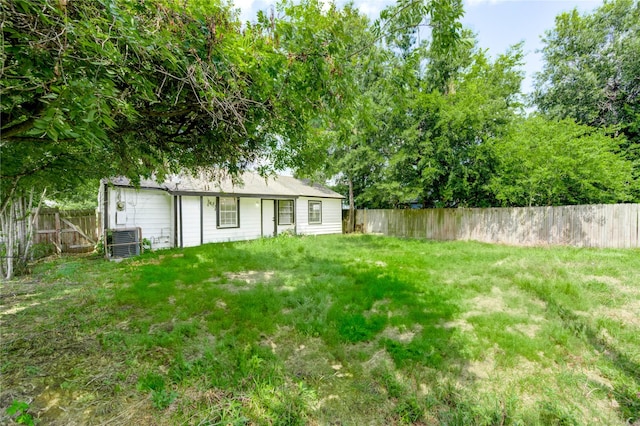 5326 Keystone St, Houston, TX 77021 - view of yard featuring central AC unit