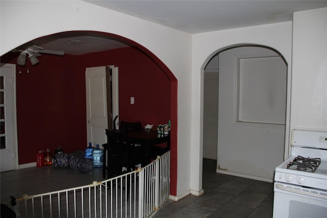 7615 Appleton St, Houston, TX 77022 - corridor with arched walkways and baseboards