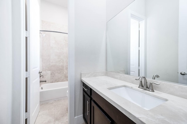 24 N N Hutcheson St, Houston, TX 77003 - bathroom featuring vanity, toilet, and shower / bath combination