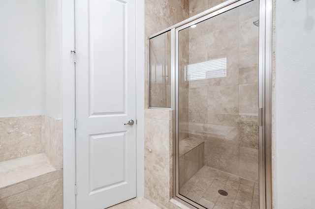 24 N N Hutcheson St, Houston, TX 77003 - bathroom featuring a stall shower