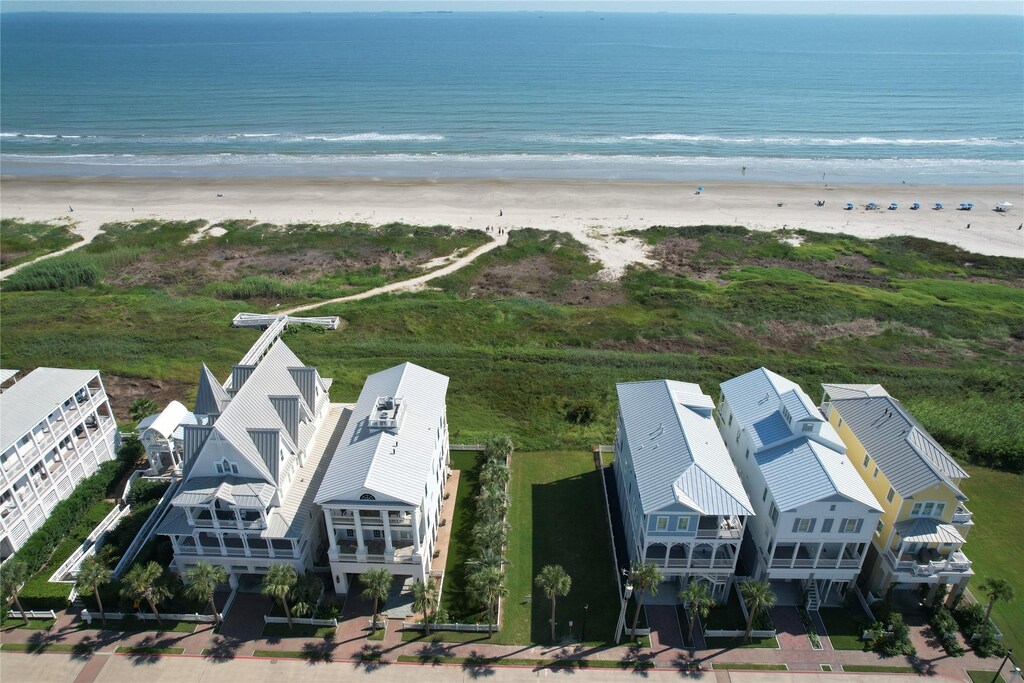 1553 Seaside Dr, Galveston, TX 77550 - photo 2