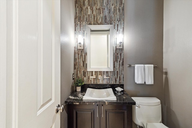 4911 Shiloh Lake Dr, Richmond, TX 77407 - half bath with vanity and toilet