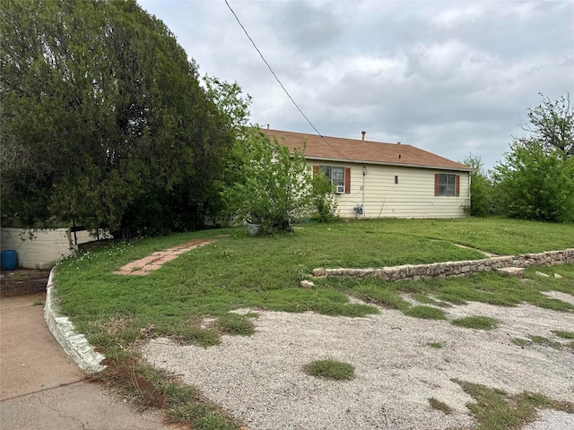 3204 Carol Ann St, Wichita Falls, TX 76309 - view of grassy yard