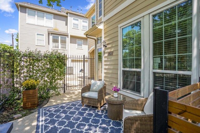 2703 Jackson St, Houston, TX 77004 - view of patio / terrace
