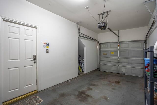 2703 Jackson St, Houston, TX 77004 - garage with a garage door opener