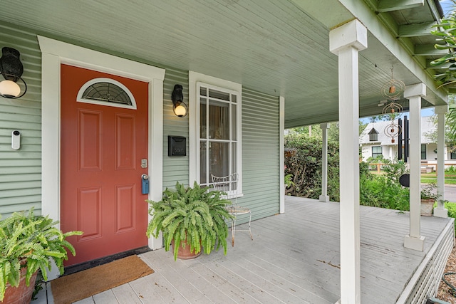 1039 Louise St, Houston, TX 77009 - doorway to property with covered porch