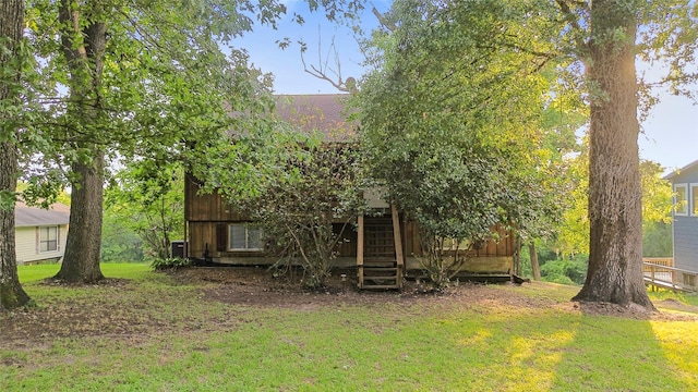 7 Lake Dr, Huntsville, TX 77320 - view of grassy yard with stairway