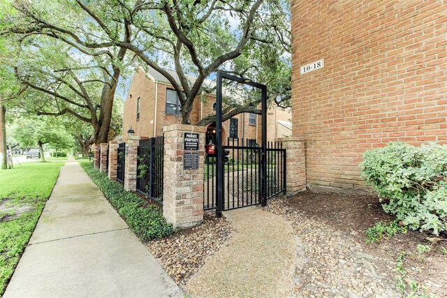 2901 Bammel Ln Unit 17, Houston, TX 77098 - view of gate